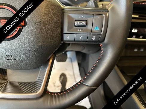 Used 2025 Nissan Rogue SV AWD/4WD image 12