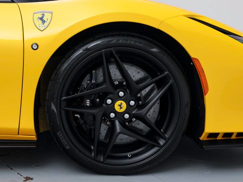 Certified 2022 Ferrari F8 Tributo RWD image 44