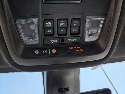 Used 2023 Chevrolet Traverse High Country AWD/4WD image 35