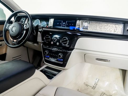 Used 2019 Rolls-Royce Phantom Sedan image 53