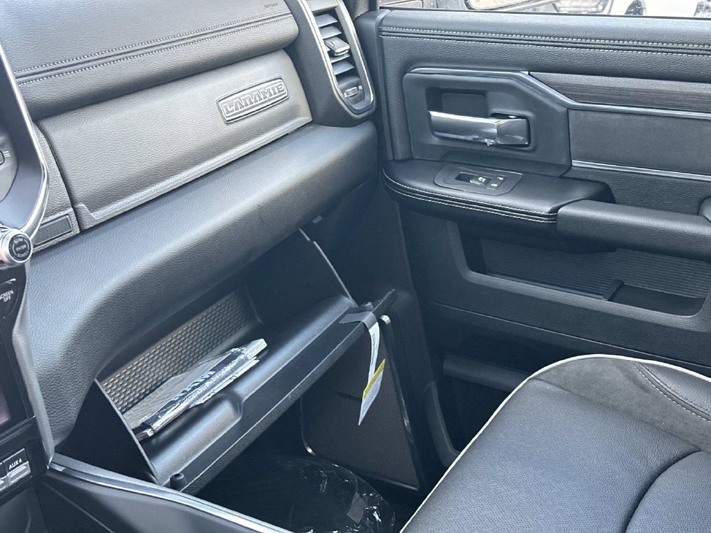 New 2026 RAM 2500 Laramie AWD/4WD image 18