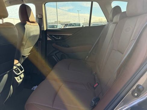 Used 2022 Subaru Outback Touring w/ Popular Package #2 image 7