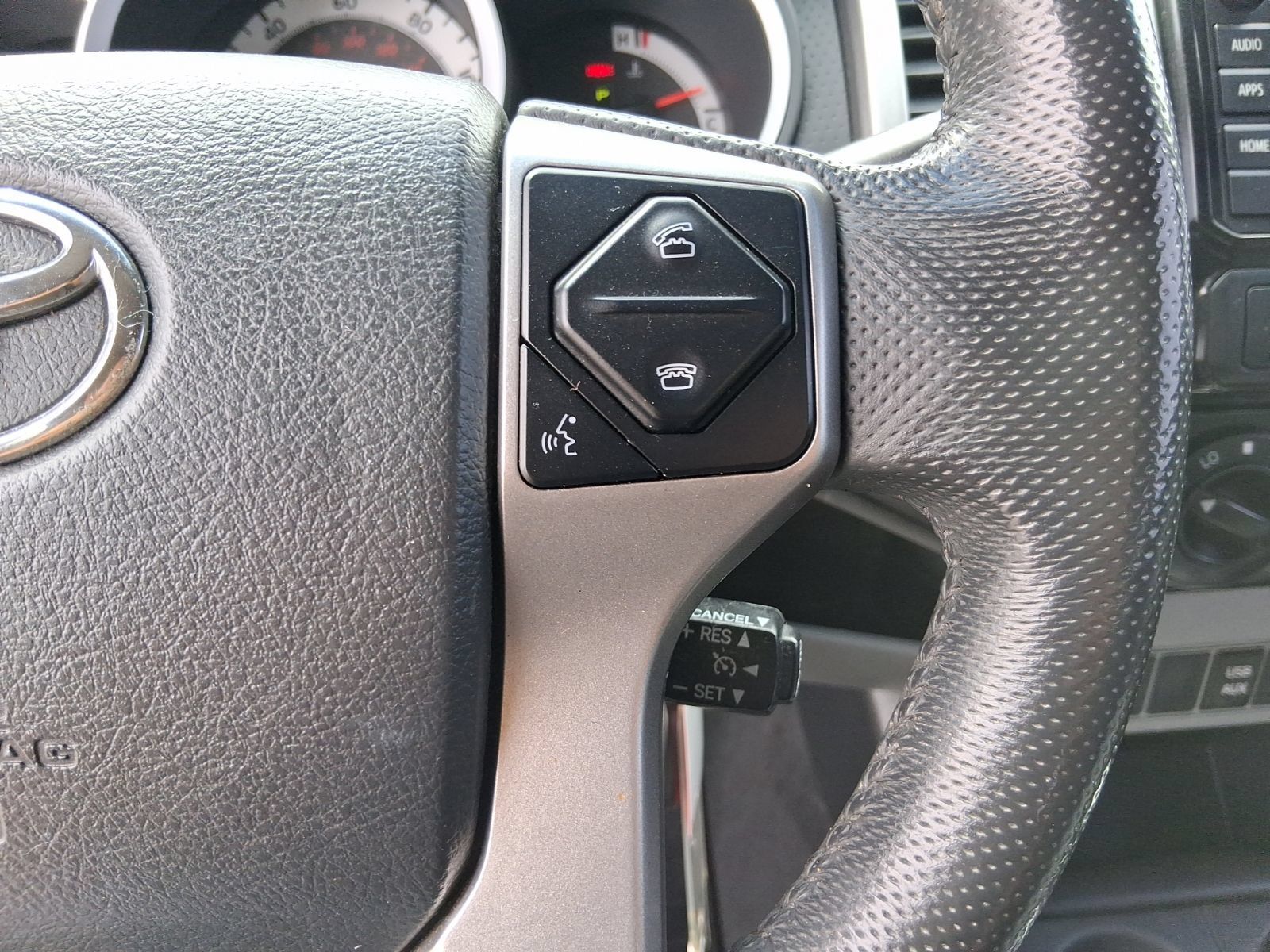 Used 2015 Toyota Tacoma PreRunner w/ TRD Off-Road Package RWD image 23
