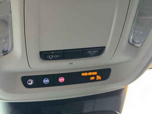 Certified 2025 Buick Envision Sport Touring image 22