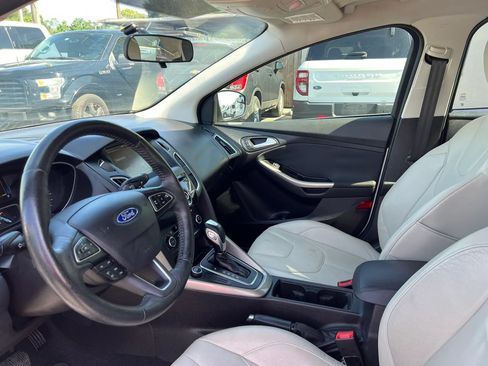 Used 2015 Ford Focus Titanium FWD image 10