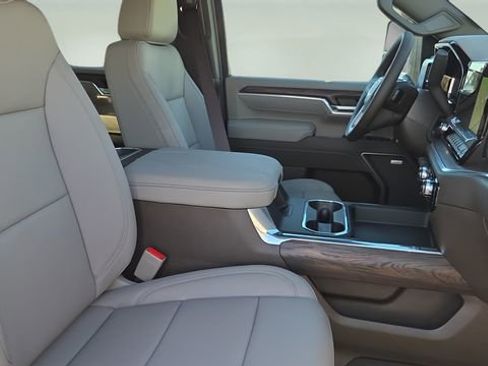 New 2026 GMC Sierra 2500 SLT w/ SLT Premium Package image 19