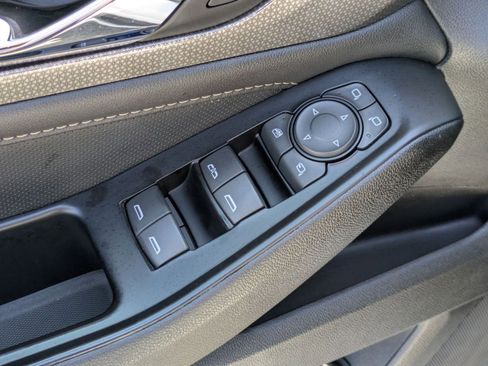 Certified 2023 Chevrolet Traverse Premier FWD image 11