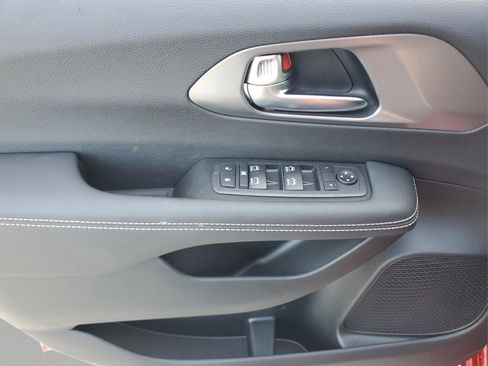 New 2026 Chrysler Voyager LX image 15