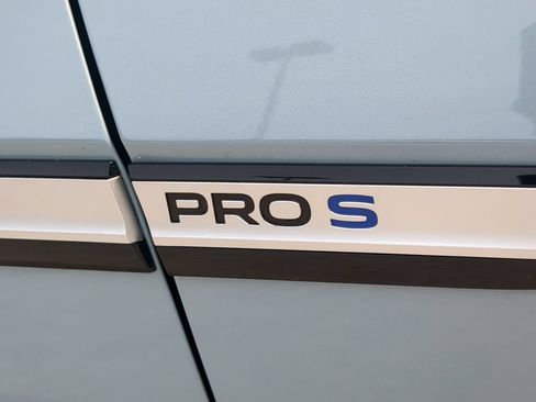 Used 2023 Volkswagen ID.4 Pro S RWD image 11