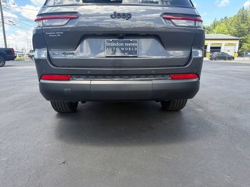 Used 2021 Jeep Grand Cherokee L Laredo AWD/4WD image 26
