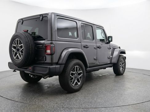 Used 2025 Jeep Wrangler Unlimited Sahara AWD/4WD image 9