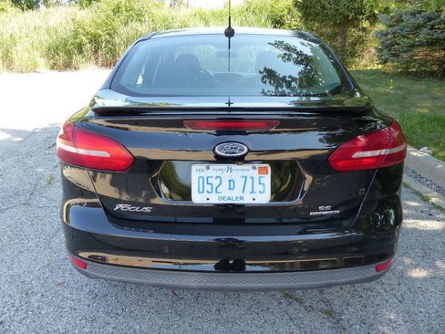 Used 2016 Ford Focus SE w/ Equipment Group 201A FWD image 8