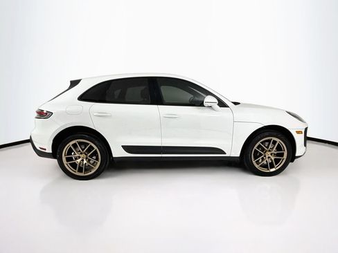 Certified 2025 Porsche Macan AWD/4WD image 8
