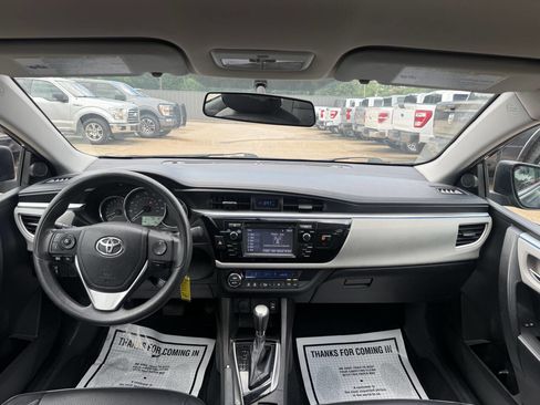 Used 2015 Toyota Corolla LE FWD image 17