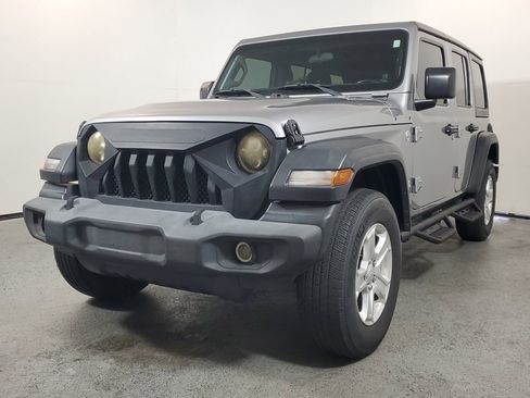 Used 2021 Jeep Wrangler Unlimited Sport image 3