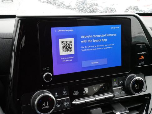 Certified 2024 Toyota Highlander LE image 27