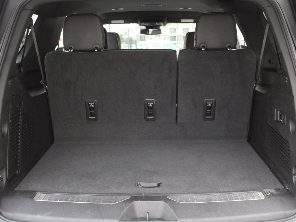 Used 2023 Chevrolet Suburban Premier AWD/4WD image 35