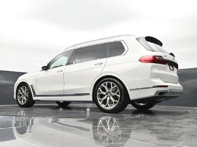 Used 2021 BMW X7 xDrive40i w/ Parking Assistance Package AWD/4WD image 52