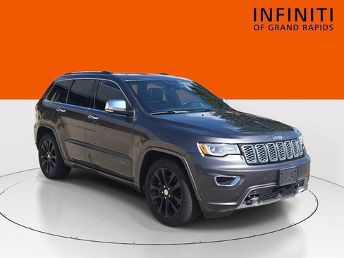 Used 2017 Jeep Grand Cherokee Overland w/ Jeep Active Safety Group AWD/4WD image 1