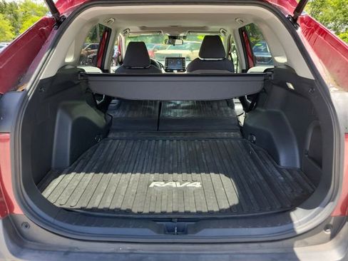 Used 2022 Toyota RAV4 XLE w/ Convenience Package AWD/4WD image 7