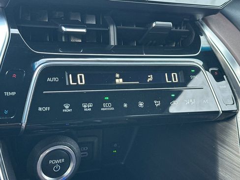 Certified 2023 Toyota Venza Limited AWD/4WD image 21