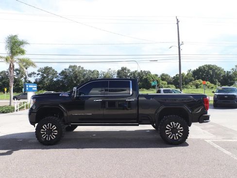 Used 2021 GMC Sierra 2500 Denali w/ Denali Black Diamond Edition AWD/4WD image 9