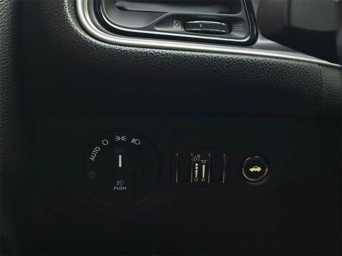 Used 2022 Dodge Challenger R/T image 24