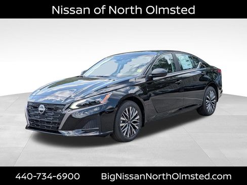 New 2026 Nissan Altima 2.5 SV AWD/4WD image 1