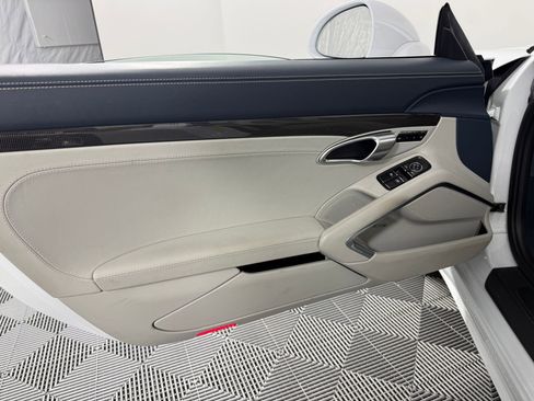 Certified 2019 Porsche 911 Targa 4S image 14