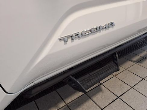 Used 2025 Toyota Tacoma SR5 AWD/4WD image 6