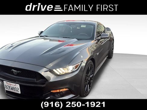 Used 2017 Ford Mustang GT RWD image 1
