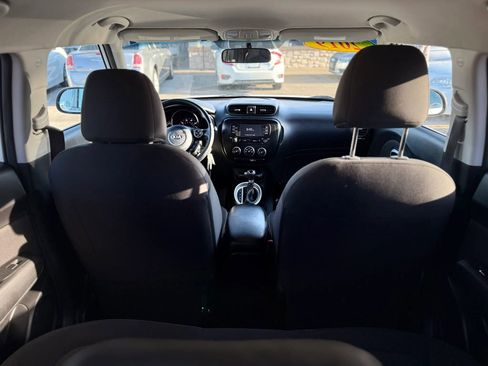 Used 2019 Kia Soul FWD image 7