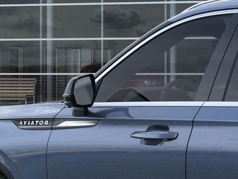 New 2026 Lincoln Aviator AWD image 20