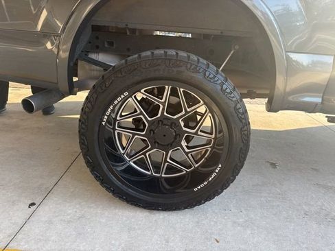 Used 2015 Ford F150 Platinum w/ Trailer Tow Package image 9