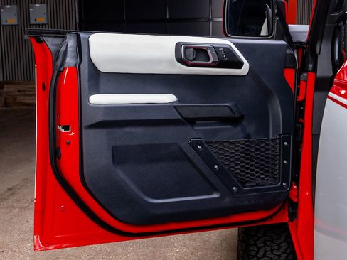 Used 2023 Ford Bronco Heritage Edition image 34