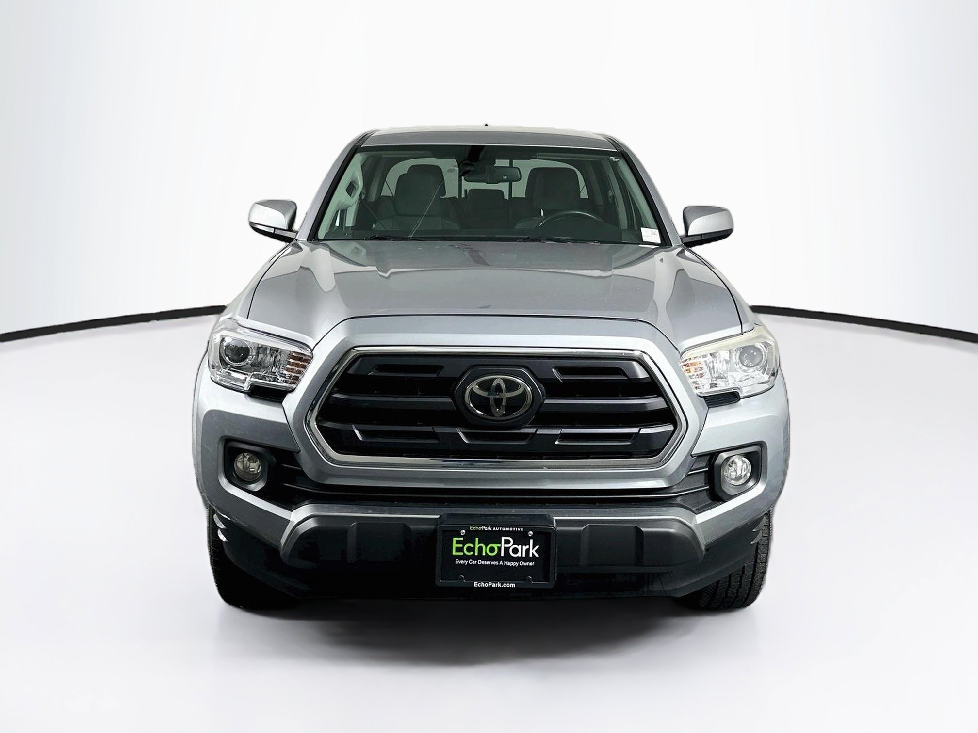 Used 2019 Toyota Tacoma SR5 RWD image 2