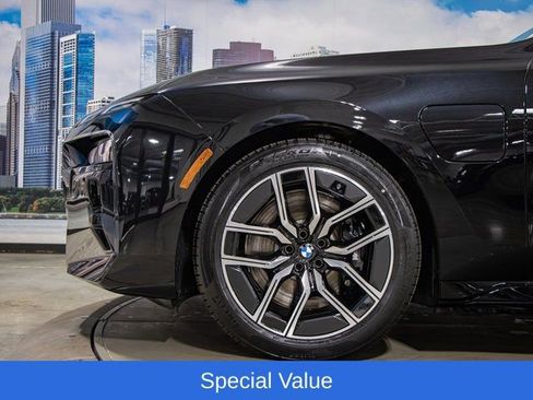 Used 2025 BMW 750e xDrive w/ Premium Package AWD/4WD image 7