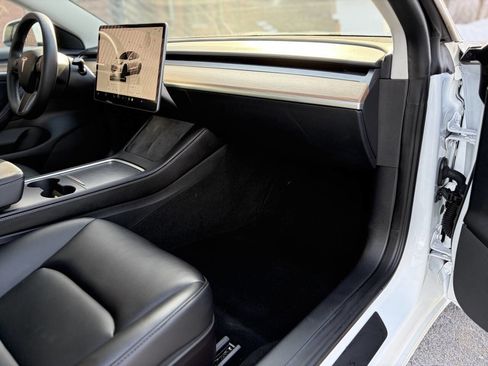 Used 2022 Tesla Model 3 Performance image 12