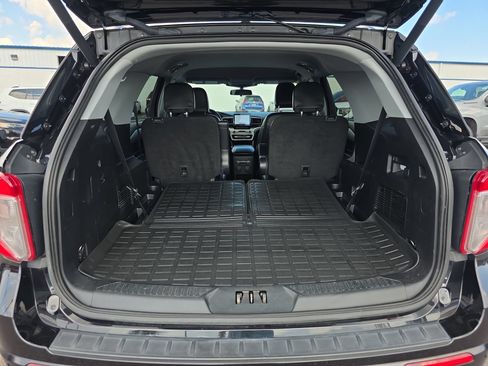Used 2021 Ford Explorer XLT w/ Equipment Group 202A RWD image 13