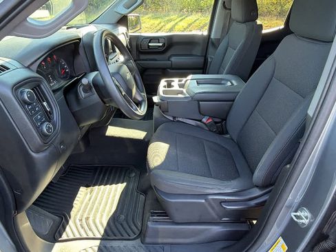 Used 2020 Chevrolet Silverado 1500 Custom w/ Custom Value Package image 6