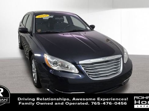Used 2012 Chrysler 200 Touring FWD image 3