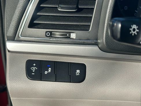 Used 2018 Hyundai Elantra Value Edition image 18