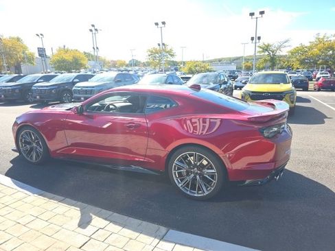 Used 2022 Chevrolet Camaro ZL1 image 5