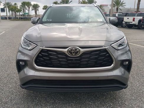 New 2026 Toyota Highlander Limited AWD/4WD image 9