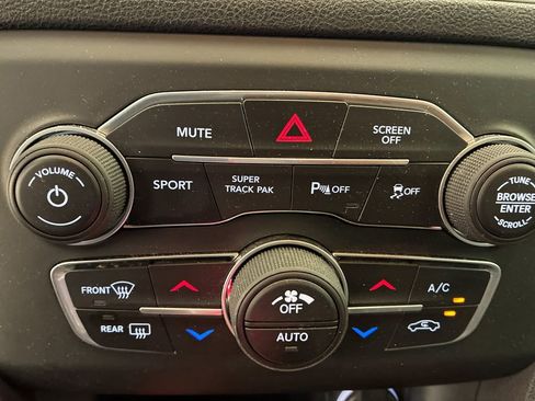 Used 2018 Dodge Charger GT AWD/4WD image 15