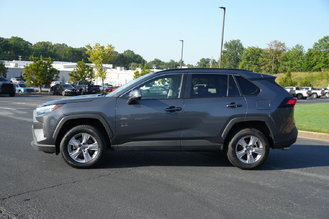 Used 2025 Toyota RAV4 XLE FWD image 4