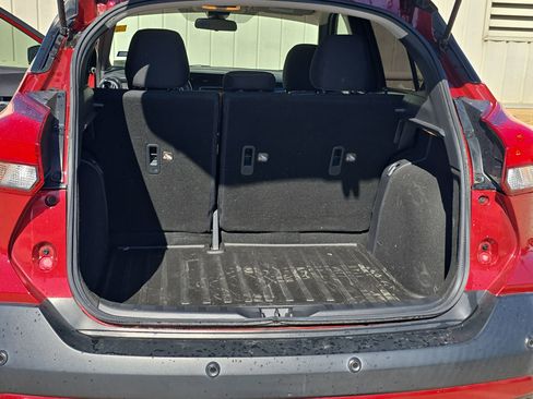 Used 2020 Nissan Kicks SR image 18