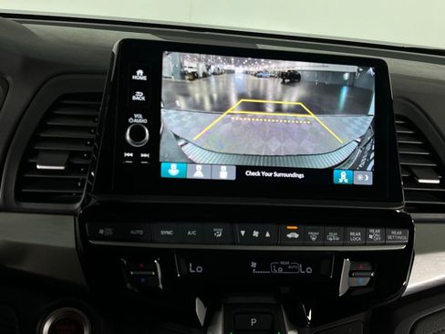 Used 2025 Honda Odyssey EX-L image 16