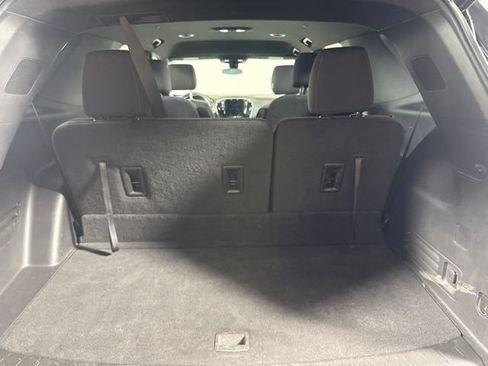 Used 2023 Chevrolet Traverse LT FWD image 29