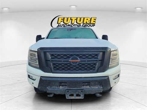 Used 2021 Nissan Titan PRO-4X w/ Pro-4x Convenience Package image 2